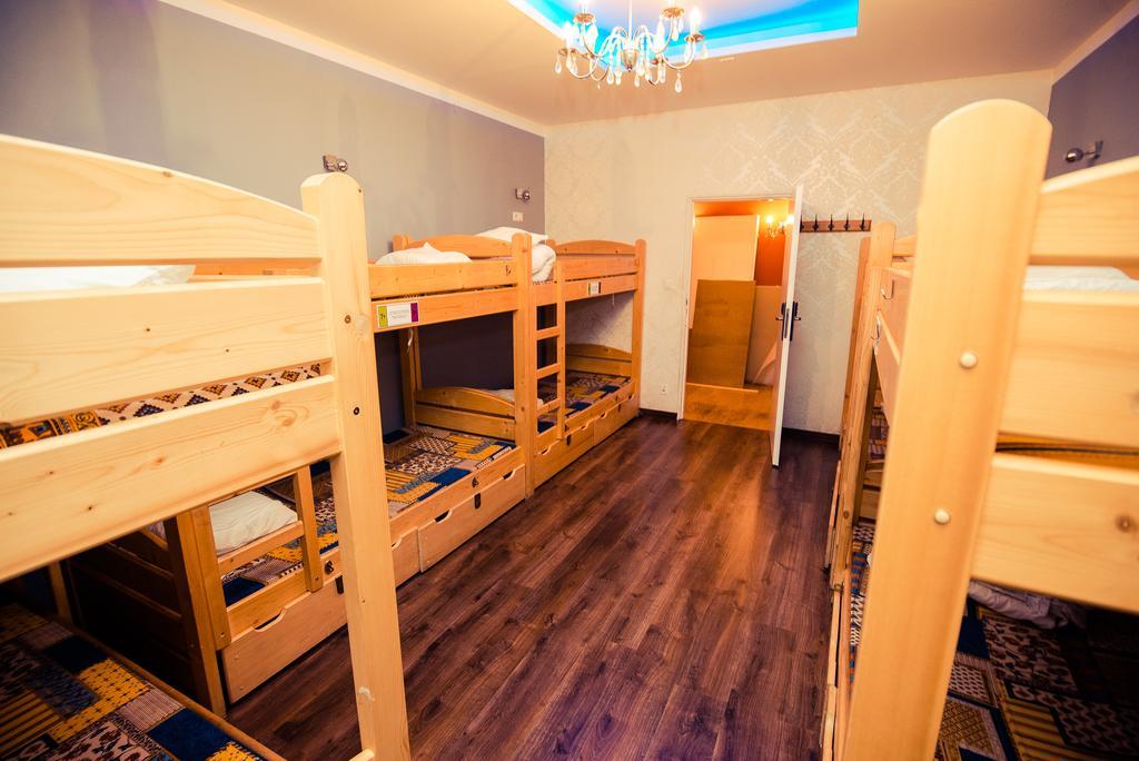 Greg&Tom Beer House Hostel Краков Экстерьер фото